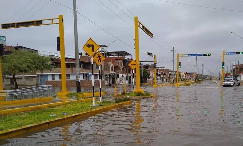 Piura: Intensas lluvias dejan calles inundadas y alarman a la población - ATV