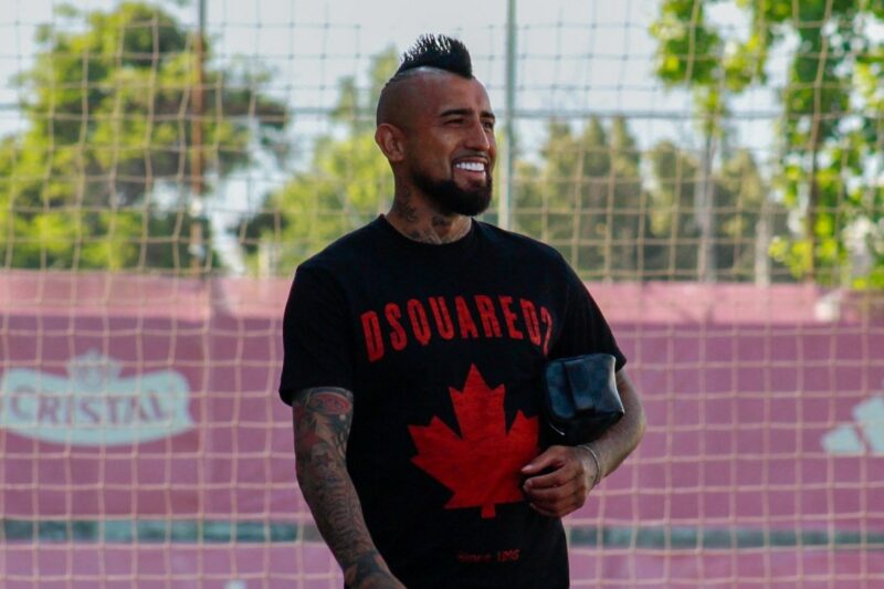 Arturo Vidal viene a Perú por los tres puntos