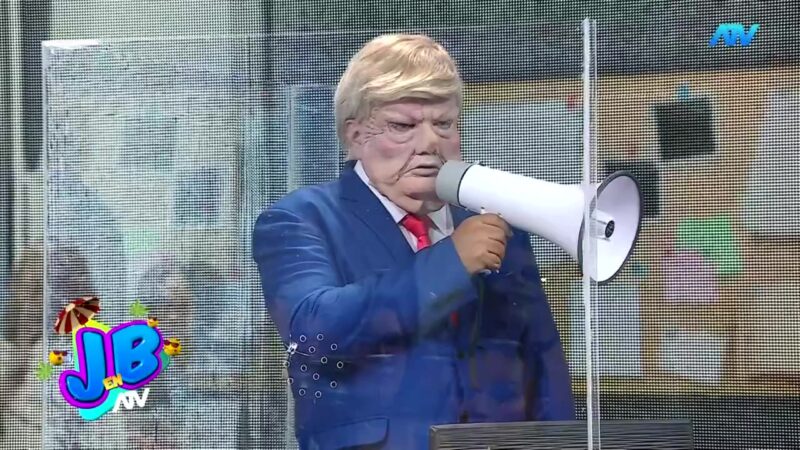 buscando-visa-para-un-sueo-la-mana-y-marco-antonio-se-enfrentan-a-donald-mitrump.jpg