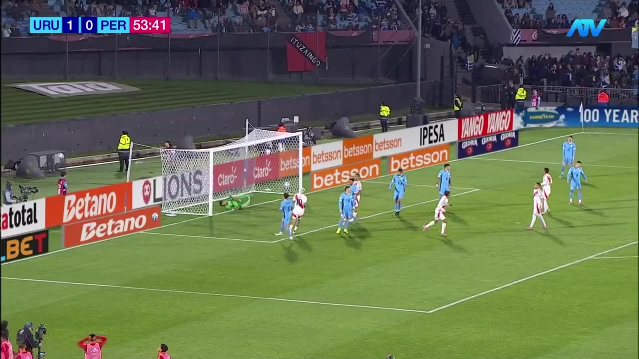 54' López asustó