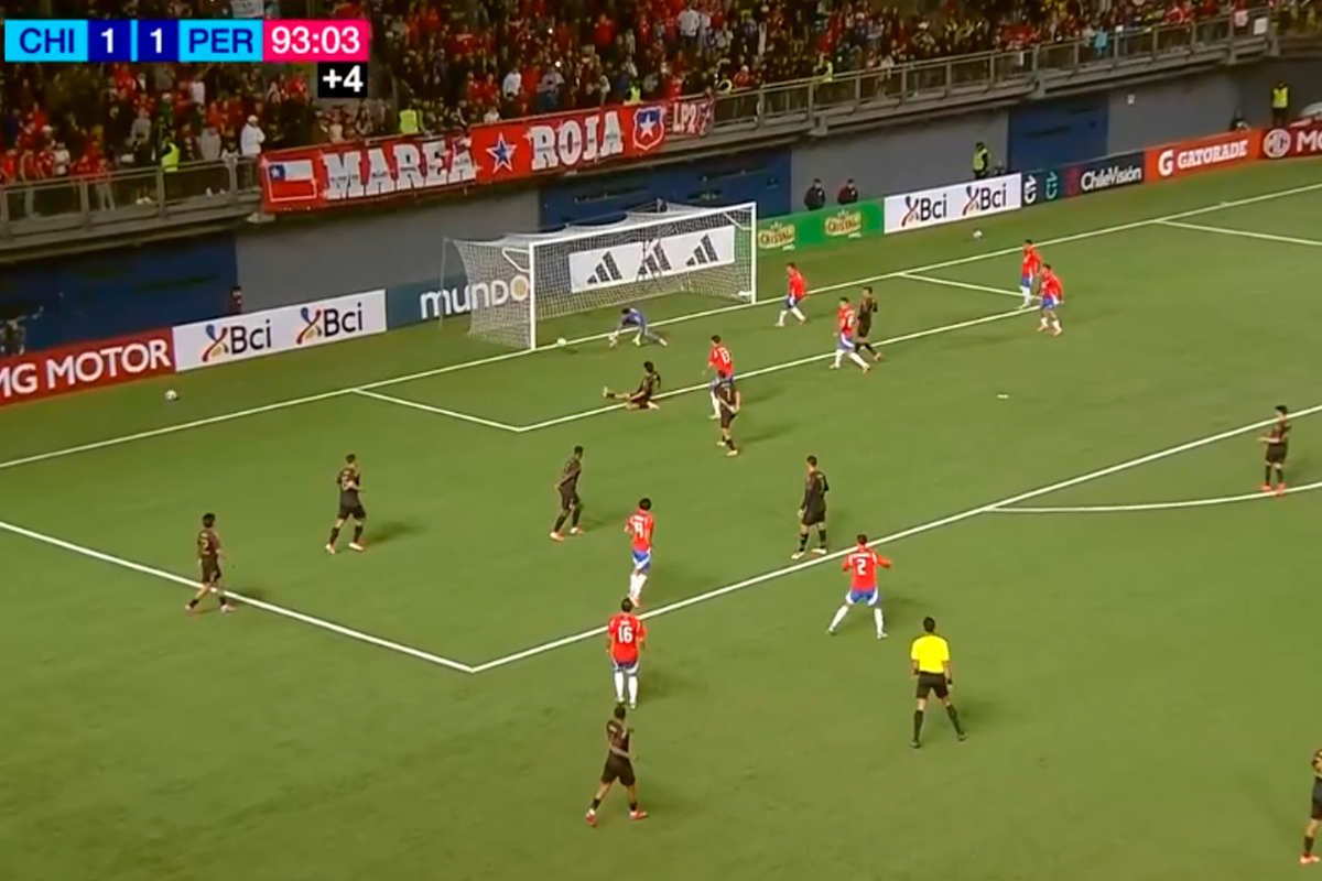 Chile Vs. Perú: El autogol de Matías Lazo que puso el 2-1 para 'La Roja ...