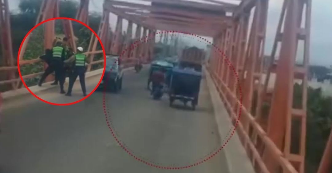 Tumbes: Mototaxista se enfrenta a golpes contra cuatro policías para no ser capturado