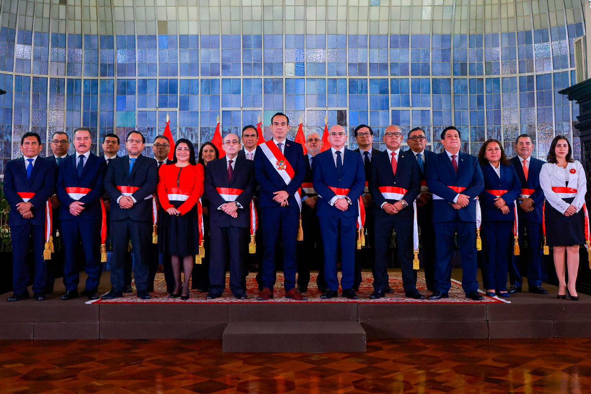 Presidente José Jerí tomó juramento a su gabinete ministerial