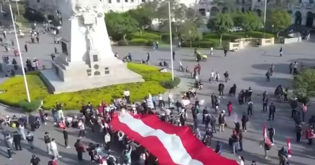 Universitarios, gremios e influencers se unen a gran marcha del 15 de octubre