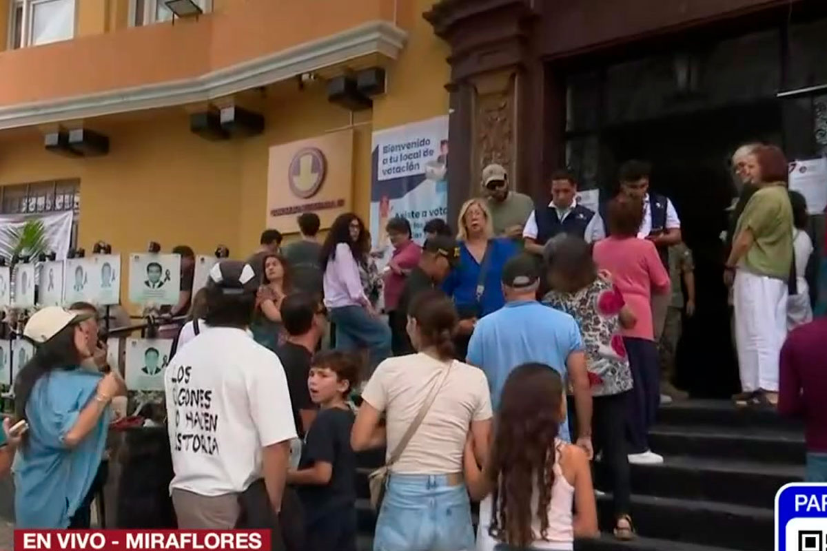 Votación en sede del Colegio Médico inició después de 5 horas - ATV