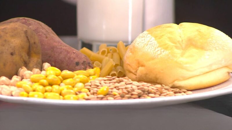 Youmi Paz, nutricionista, durante entrevista sobre la importancia de los carbohidratos en la alimentación y el ejercicio físico.