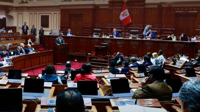 José Luis Gargurevich, director de Proética, en entrevista sobre el incremento del presupuesto del Congreso y el recorte a becas.
