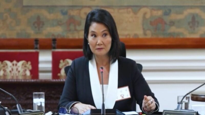 Gabriela Navarro, analista política, durante entrevista sobre el pedido de facultades legislativas del gobierno de Keiko Fujimori.