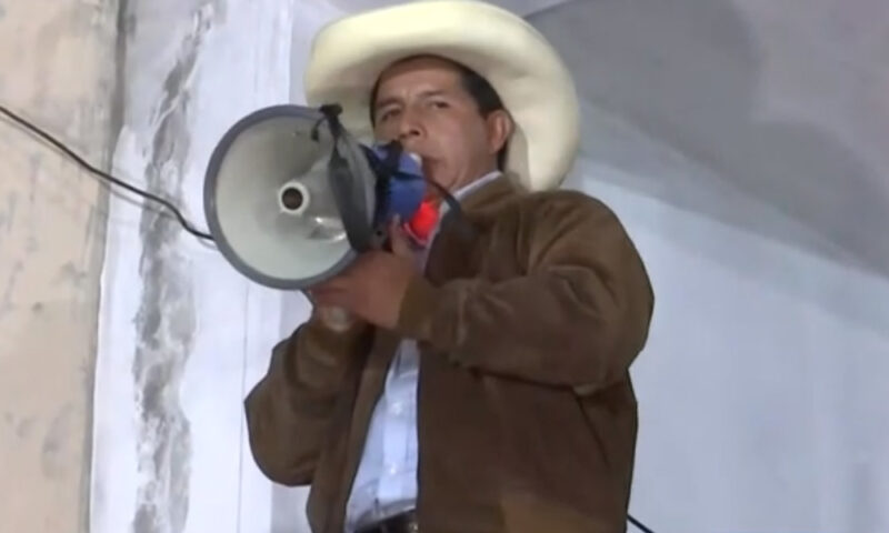 Integrantes de la FENATEP durante una marcha contra el gobierno de Keiko Fujimori