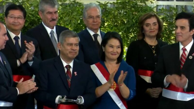 Nuevo gabinete ministerial de Keiko Fujimori durante su primera sesión de Consejo de Ministros.