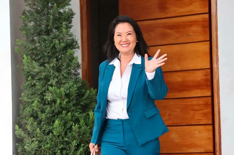 Keiko Fujimori durante reuniones con figuras políticas para abordar la inseguridad ciudadana.