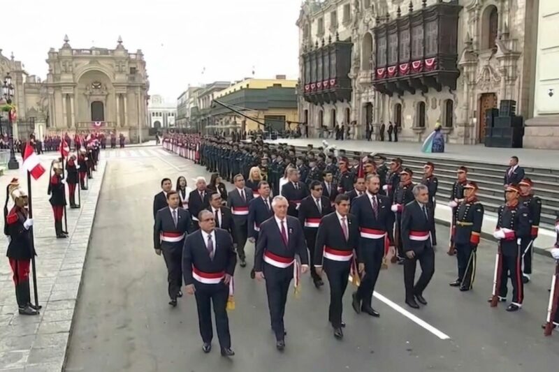 Ministros dejan Palacio de Gobierno para asistir a la Misa Te Deum por Fiestas Patrias
