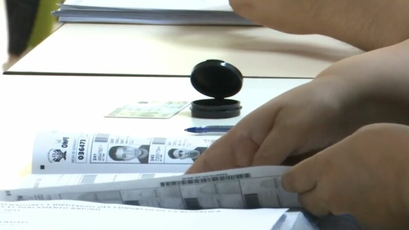 ONPE durante sorteo público de miembros de mesa para elecciones regionales y municipales.