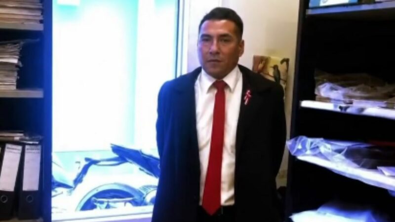 Suboficial del Ejército intervenido por agentes de la Policía Nacional durante la Parada Militar.