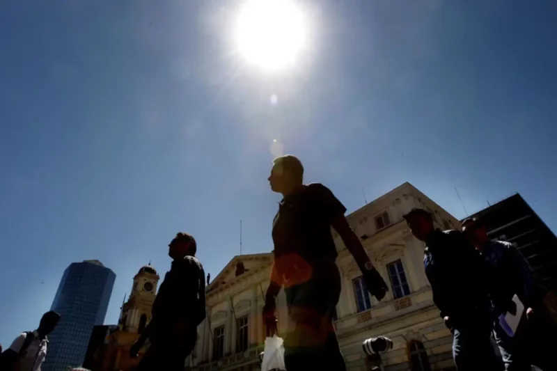 Calor en Lima seguirá hasta el 25 de agosto, según Senamhi.