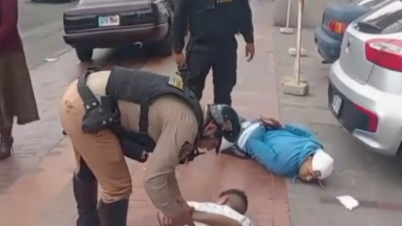 Agentes policiales intervienen a presuntos extorsionadores de la banda Los Rápidos de la Cultura en San Borja