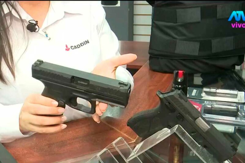 Cámaras de seguridad y rejas en vivienda peruana