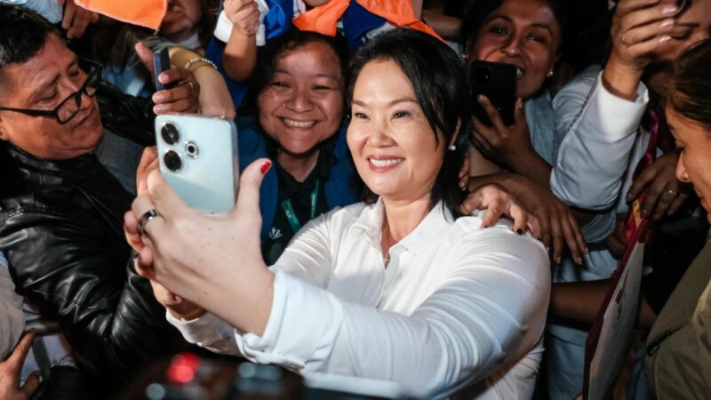 Keiko Fujimori durante una transmisión en vivo en redes sociales